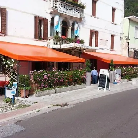 Ristorante Pizzeria Al מלון